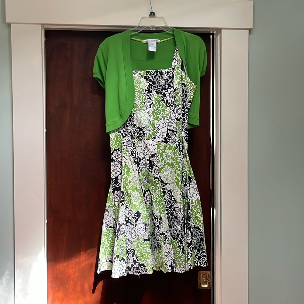 Women’s Madison Leigh size 6 knee-length/below the knee dress and cardigan